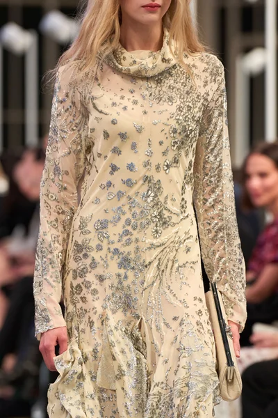 Look 63